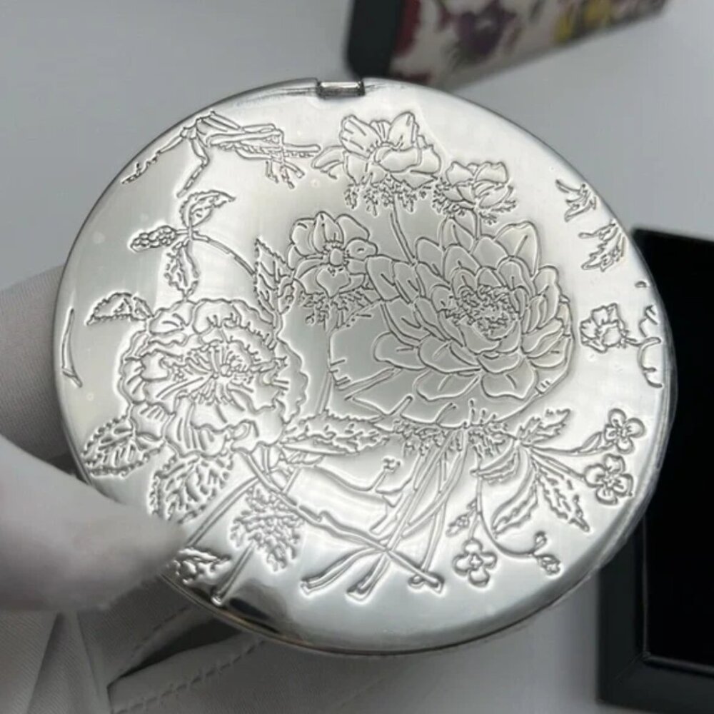 NIB Gucci Mirror with Box Silver Flowers Embossed Gucci Flora - Picture 6 of 10